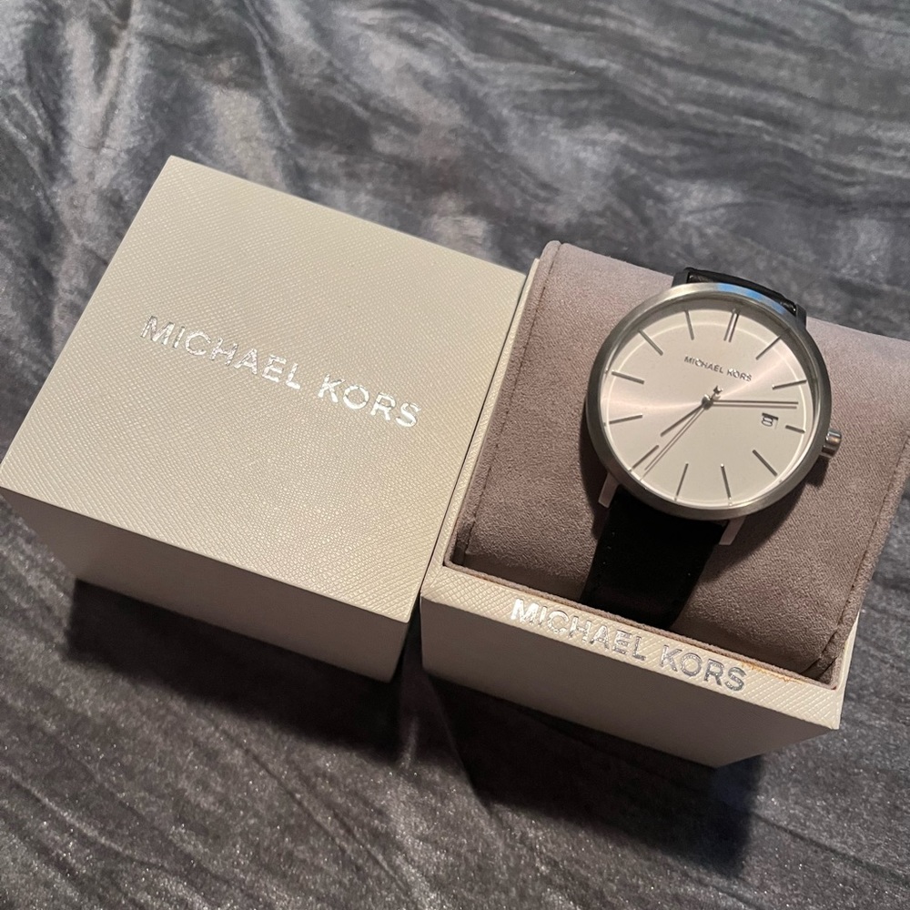 Michael Kors Blake Quartz Silver Dial